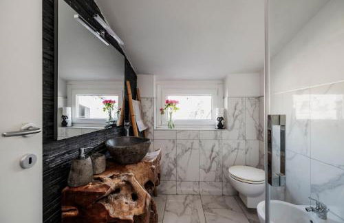 k10 Luxury House, Pool, Jacuzzi, Gym, Sauna, Private garden - Foto 26