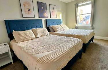 Family-Friendly 4BR Retreat Sleeps 12, Private Yard, Garage, Close to Stadiums, Casino & Downtown - Foto 37