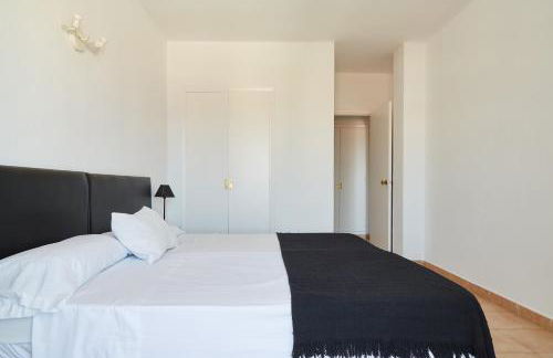 Apartamentos San Antonio Beach - Foto 18