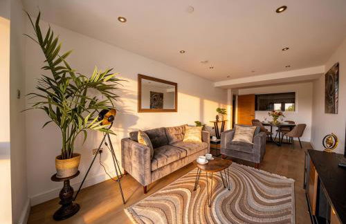 Leeds City Centre 2BR Apartment - Luxury Stay with Private Terrace - Foto 48
