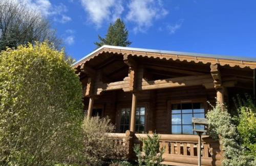 Beautiful 2 Bedroom Log Cabin With Private Hot Tub - Elm - Foto 4