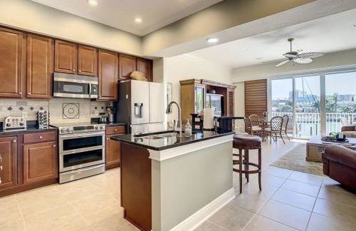 Clearwater Penthouse 5 min Beach walk Heated Pool - Foto 50