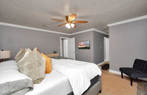 Backyard Oasis-Pool & Grill-Heart of Friendswood - Foto 26