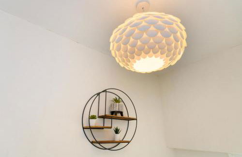 Asher Suite - Cozy 2BR Home with Parking & WIFI - Foto 61