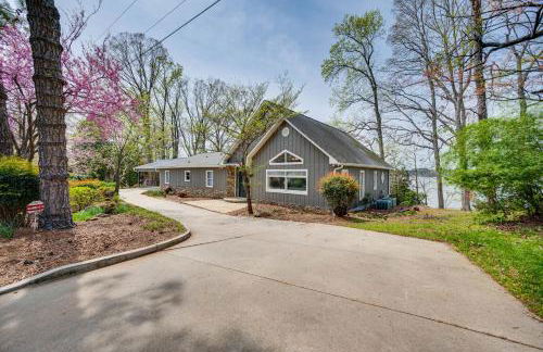 Lakefront Troutman House with Spectacular Sunsets! - Foto 39