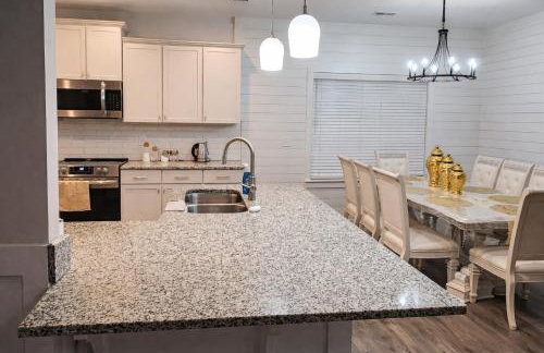 Clayton 6-Beds Family Home Near Raleigh Sleeps 12 - Foto 29