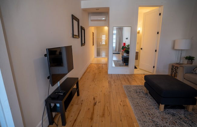 SUPERB 1 Bed Apt. Steps Away From Metro - Foto 12