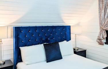 Danu 1A -Hot Tub-Perth-Pet Friendly-Luxury-Romantic - Photo 13