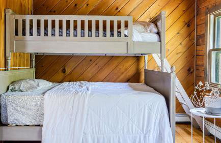 PoolHot Tub Firepit Near Hikes Shops Dining Cragswood Lodge by AvantStay - Foto 17