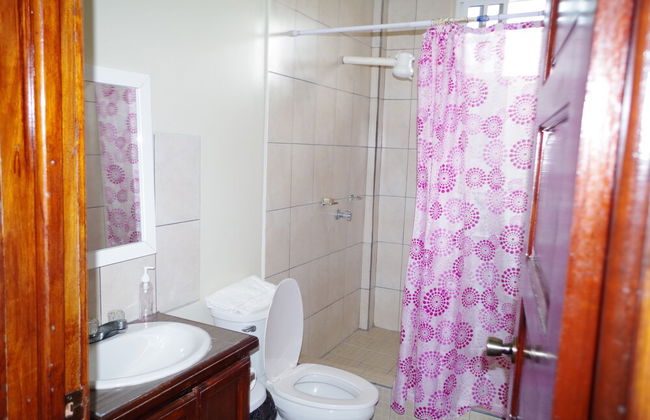 Tropicana Condominiums - Foto 17