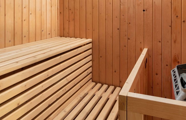 Holiday Home on the Mountain With Views - Photo 26