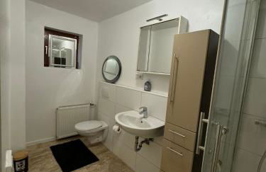 Möbliertes Zimmer mit TV, Internet & kompletter Ausstattung in Bonn-Mehlem - Photo 7