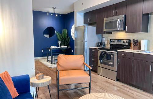 Mid Century With Pool GYM and Parking 10min to Cedars - Photo 18