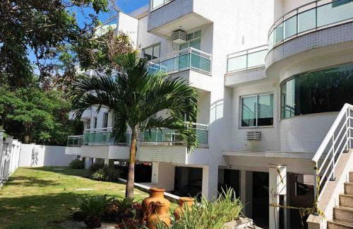 Apartamento confortável e com Piscina a 900 m da praia de Itacoatiara - Foto 1