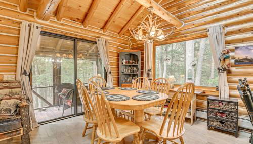 On-Site Pond and Trails Lake Luzerne Cabin - Foto 3