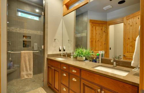 Luxurious Waterfront Retreat with Private Pond! - Foto 14