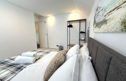 Serene 3-Bedroom Family Rochdale Home with Garden - Foto 9