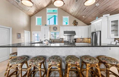 Beachfront Hideaway! Luxury Beachfront, SwimSpa, Game Room, Firepit by Bolivar Vacations - Foto 29