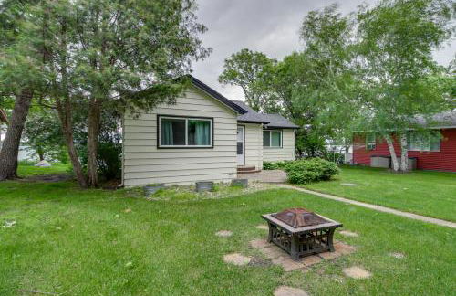 Lakefront Pelican Rapids Cabin with Boat Dock! - Foto 26