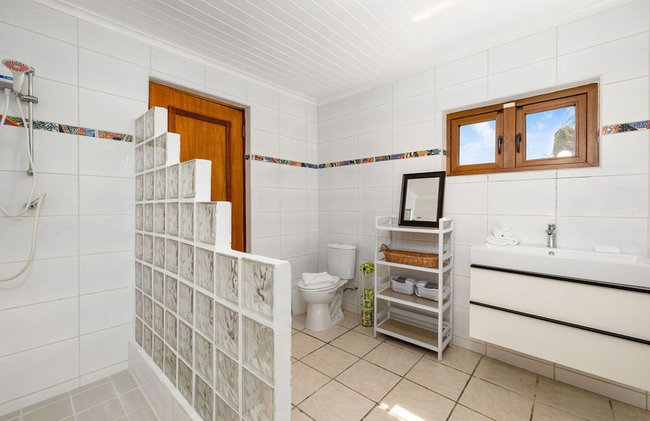 Spacious 4BR Villa Private Pool Cozy Location - Photo 23