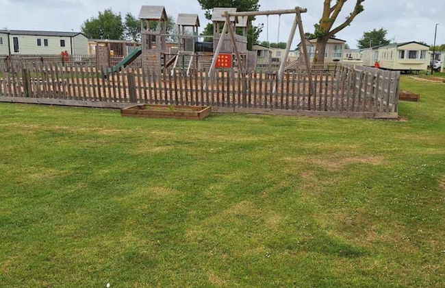 2 Bedroom Caravan at Heacham Beach With Decking - Foto 17