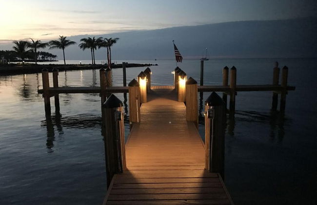 2 Beautiful 4 Bed 3 Bath Pool Home w Free Dock - Foto 7