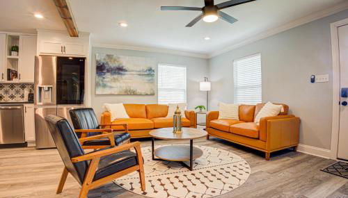 Casablanca Waco 5 mins from Baylor and Magnolia with Hot Tub,Firepit, Pet Friendly - Foto 2