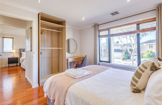 StayAU Magnificent Lakefront Villa - Foto 15