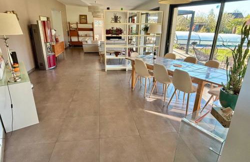 Villa contemporaine avec piscine sur 4000 m2 à Rodez 9 personnes - Foto 8