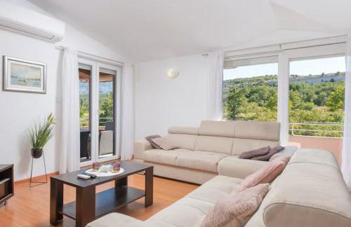 Villa Dola with private pool - Photo 9