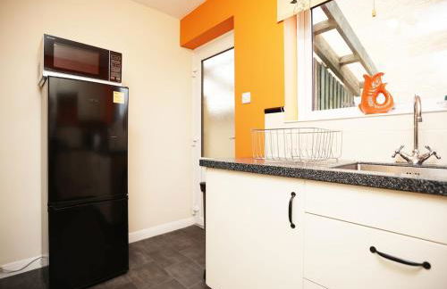 2 bed bungalow - Driveway Parking - Foto 24