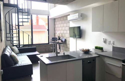 Modern 2 Bdrm w/Parking in the Heart of Hillcrest - Foto 2