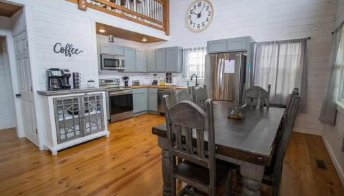 Ozark Escape - Hot Tub Mountain Views and Near Buffalo River - Photo 5