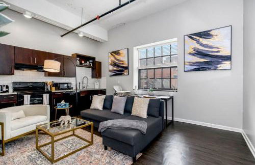 Chic 1BR Parking, Rooftop, Near Arrowhd & TMobile - Photo 58