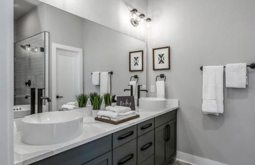 Stylish Nashville Home - Rooftop Deck - Hot Tub - Photo 22