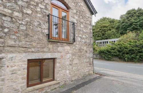 Coach House - Photo 3