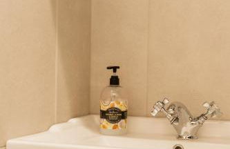 Newly Renovated 4 bed in Tarvin, Near Chester - Sleeps up to 15 - Foto 10