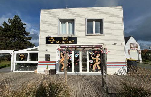 Les Voiles, maison bien équipée 10 p 2 sdb, 2 WC, spacieuse lumineuse avec jardin clos, garage, terrasse, parking privatif, à 950 m de la plage d'Asnelles et tous commerces, près de Bayeux et Arromanches, chiens bienvenus - Foto 45