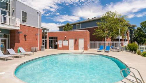 BEAUTIFUL COZY CONDO with POOLS/GYM-SELF CHECK-IN - Foto 5