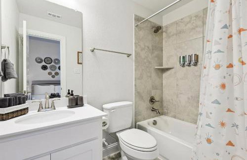 Brand New 5BD 4BA Luxury Vacation Home w Hot Tub - Foto 35