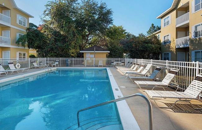 1st Floor, Walkable to Dining, Shopping, Beach - Sleeps 6 - Foto 18