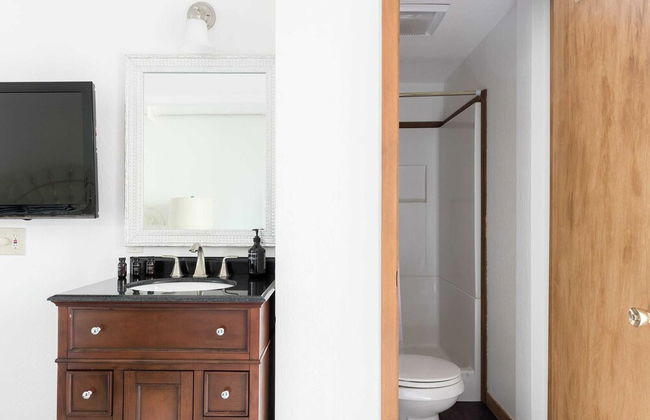 Wolfe by Avantstay 5mins Northstar! w/ Hot Tub, Fireplace, 2 Private Decks! - Foto 15