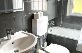 DUTTI'S HOME - Apartment B I 2 Rooms I 4 Beds I Kitchen I WiFi I TV I Parking I Autobahn - Foto 4