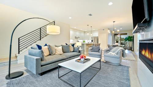 Modern 4BR - Private Balcony - Garage Parking - Foto 2