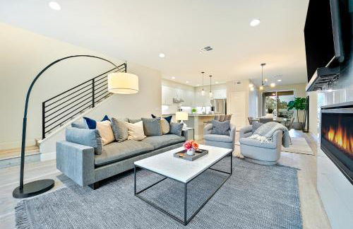 Modern 4BR - Private Balcony - Garage Parking - Foto 2