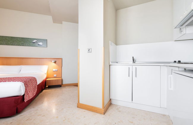 Apartahotel Exe Campus San Mamés - Photo 16