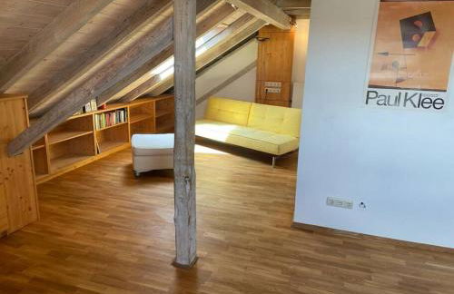 Sonnige 2-Zimmer Wohnung unterm Dach - Foto 1