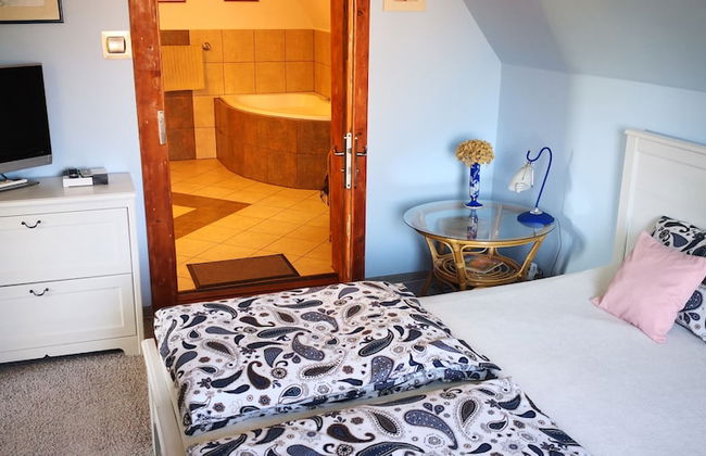 If you Want to Explore Lower Silesia, Sunny Apartment is the Perfect Location - Foto 2