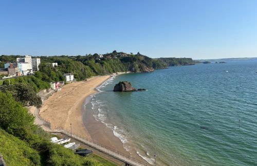 Tenby Victorian Villa with parking, pets allowed - Photo 52
