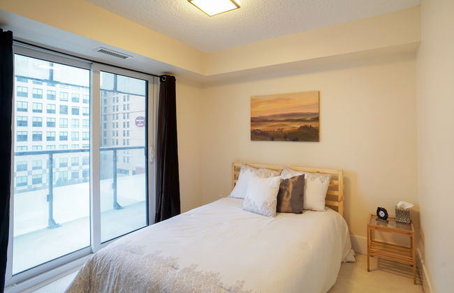 Applewood Suites - Luxury 3 BDRM - Photo 5